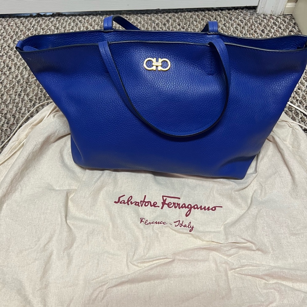 Salvatore ferragamo shoulder bag